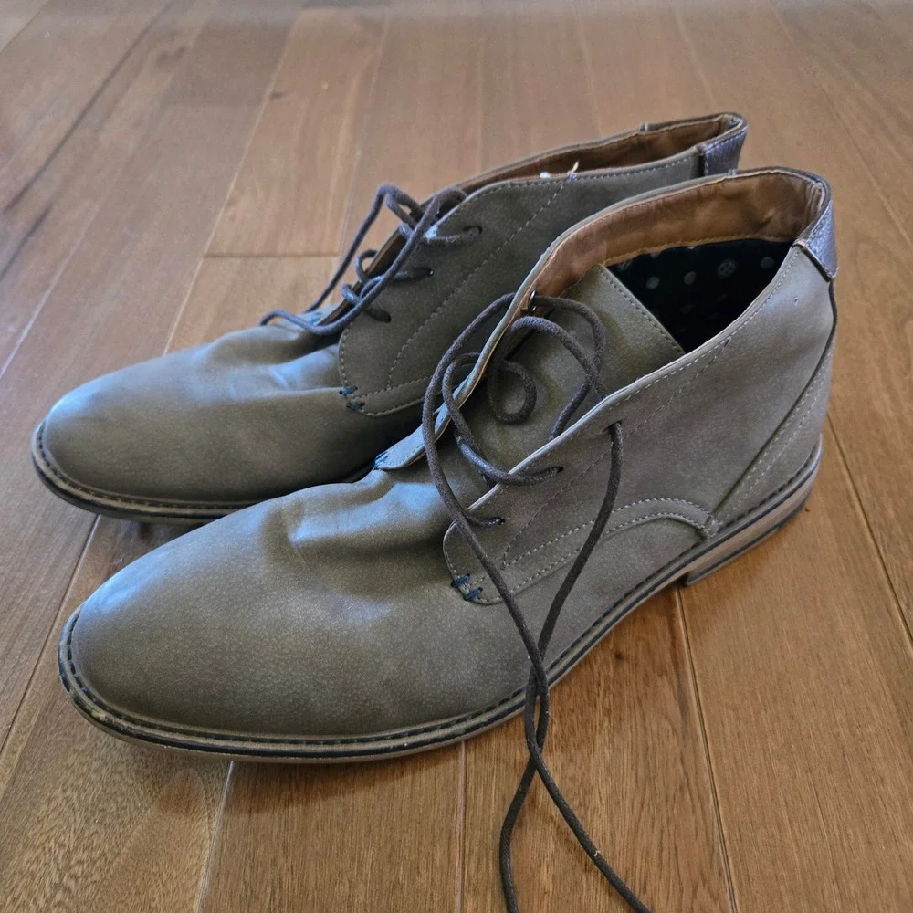 Steve Madden Mens Grazzy Grey Faux Leather Chukka Desert Boots Size 11 Utility